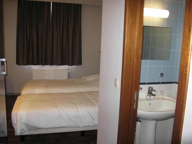 Hotel Les 100 Ciels Сен-Юбер Стая снимка